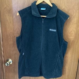 Dark heather grey Columbia fleece vest size Small